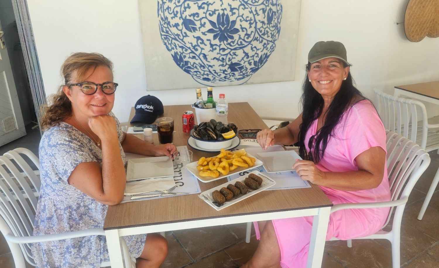 Lunch at the table, where the conversation becomes the lesson
