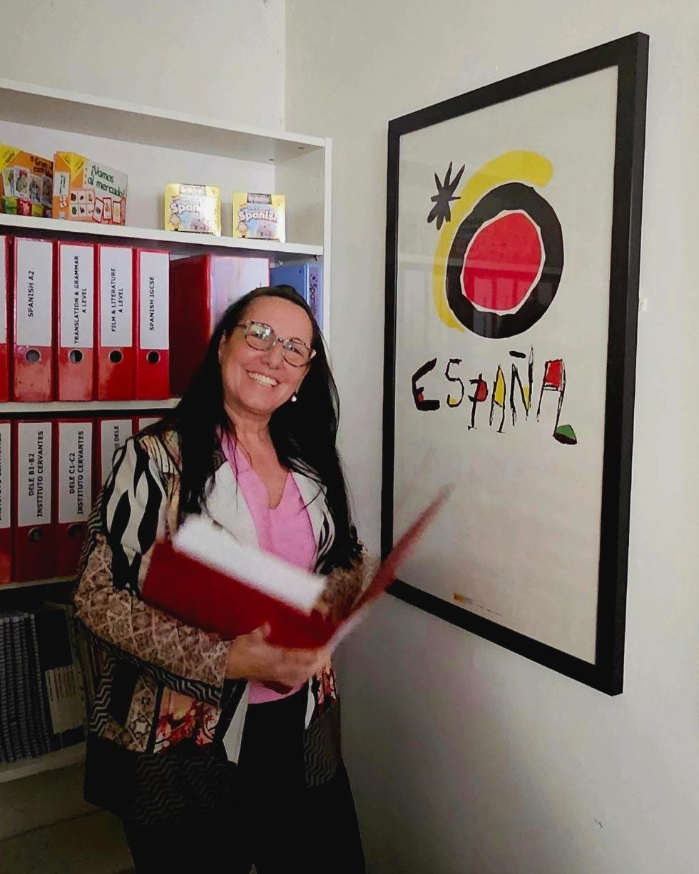Mónica, native Spanish teacher, examiner and teacher trainer